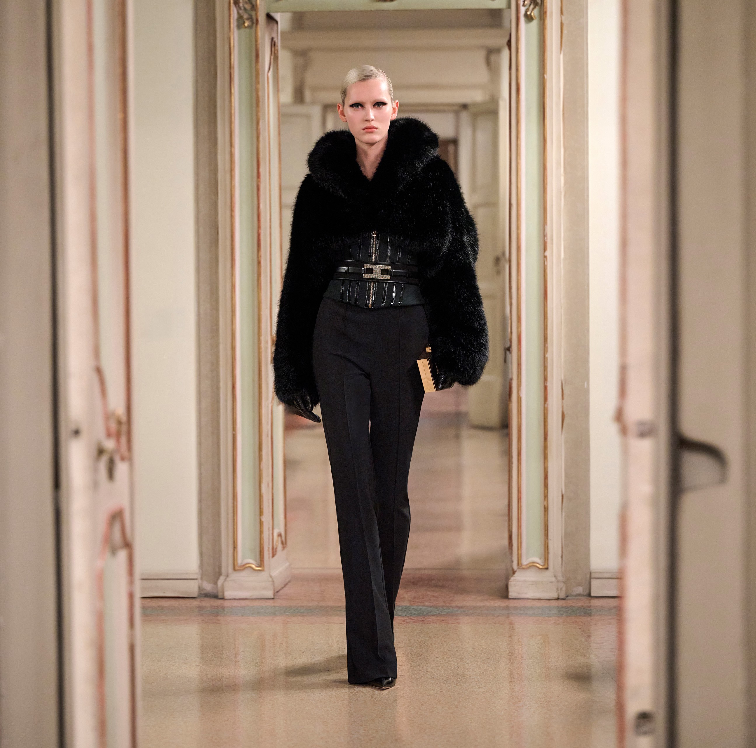 ジャケット・アウター ELISABETTA FRANCHI PI76D46E2 Elisabetta Franchi Short nylon down jacket with